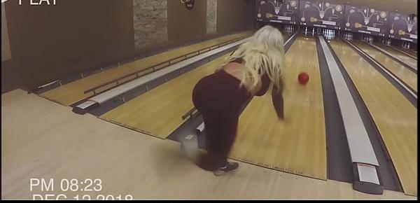  Sexy Blonde Teen Big Ass Thickum Meets Guy At Roller Rink Gets Fucked To Orgasm POV